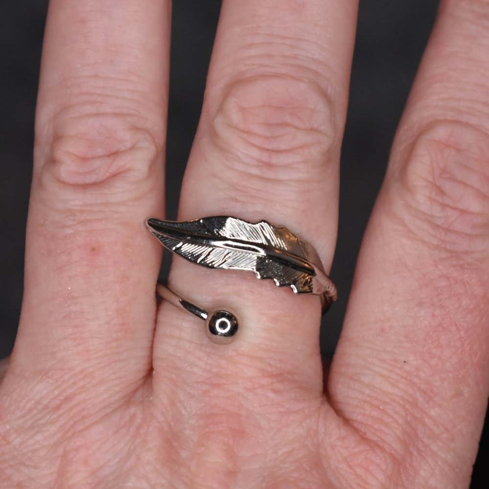 🔥 3/$15 NWT Sunburst Leaf Boho Adjustable Ring